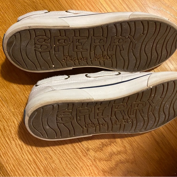 Women’s Sperry’s Size 7.5 - Picture 4 of 4